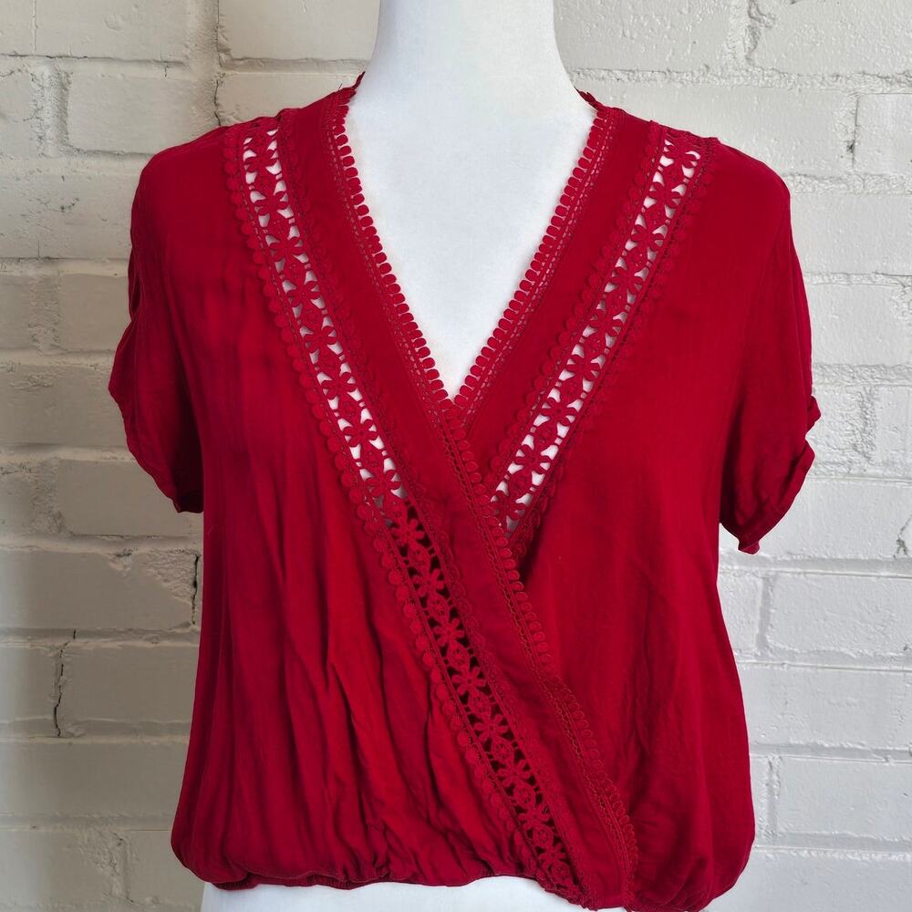 GUESS Red V-Neck Surplice Blouse Large Floral Crochet Lace Faux Wrap Crop Top